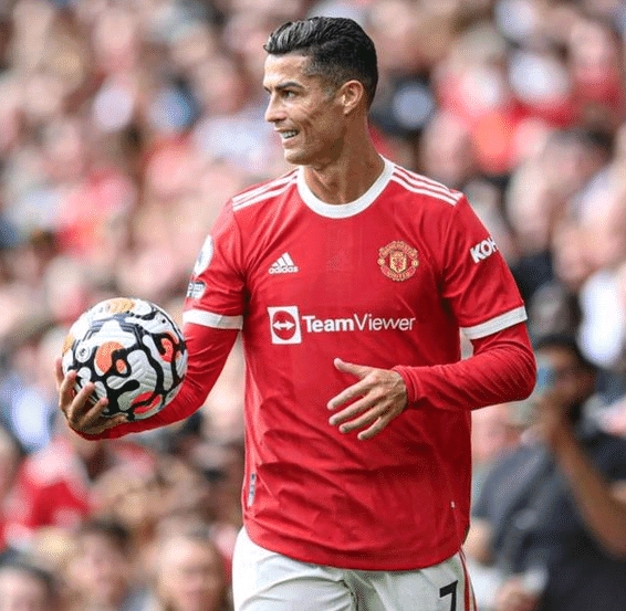 TA：非洲杯抽走曼联整条右路，阿莫林正在研究改打433（TA：非洲杯致曼联右路断档，阿莫林考虑改用4-3-3）