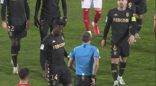 凯恩加盟拜仁后欧冠30场24球，同期仅有姆巴佩进球数与他持平（凯恩拜仁时期欧冠30战24球，同期仅姆巴佩能持平）