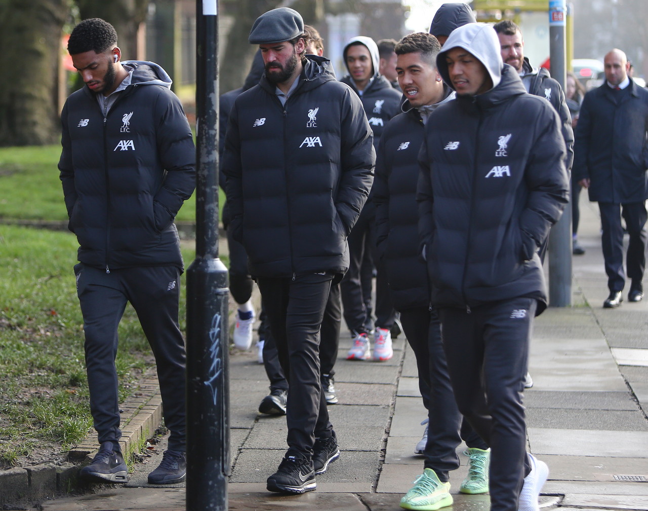 TA：皇马寻求引进后卫和中场；他们愿听取对罗德里戈的报价（TA：皇马计划补强后防与中场，愿倾听罗德里戈报价）