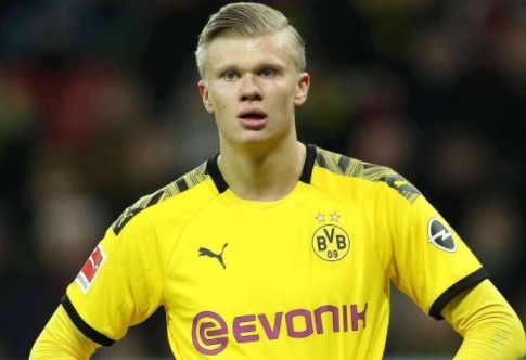 世体：梅西在进入诺坎普前没联系巴萨的任何人请求许可（世体：梅西进诺坎普前未与巴萨任何人沟通获取许可）