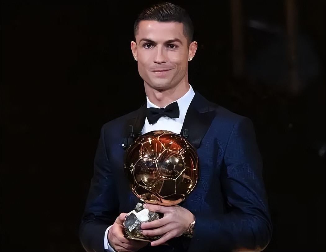 曼联球探部门两轮裁员至80人，调整人才发掘策略（曼联两轮精简球探团队至80人，重塑人才发掘策略）