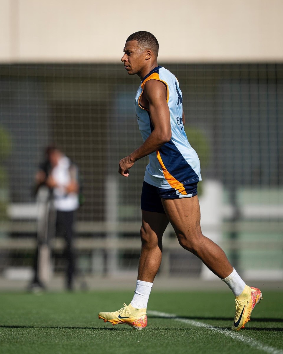 跟队：尤文近期一直在和B席接触，球员不想与曼城续约（队记：尤文近期频繁联系B席，球员无意与曼城续约）